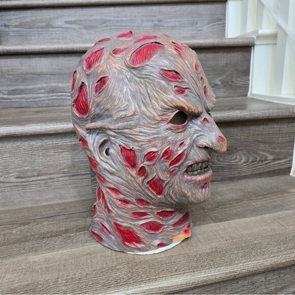Freddy Kruger mask and size large  sweater. Mask is new. - Picture 6 of 8